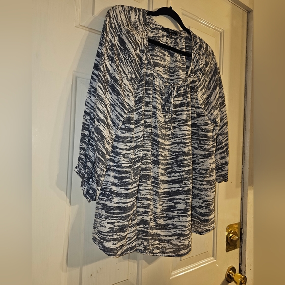 FRED DAVID Womens size 1X gray and white striped shirt - Picture 2 of 7